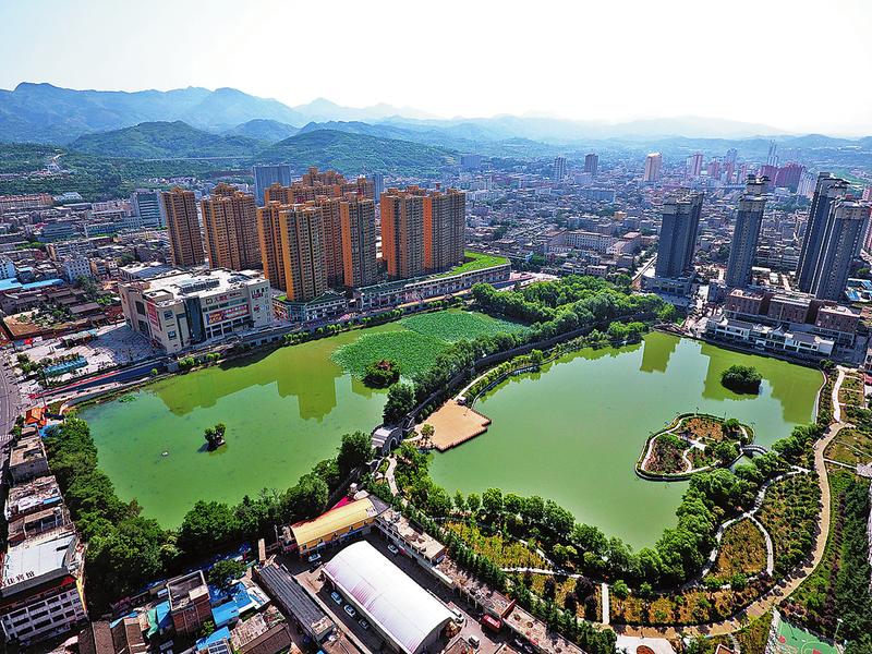 开云电竞|山东胶南市职教中心开展“庭审进课堂”活动(图2) 开云电竞app下载安装